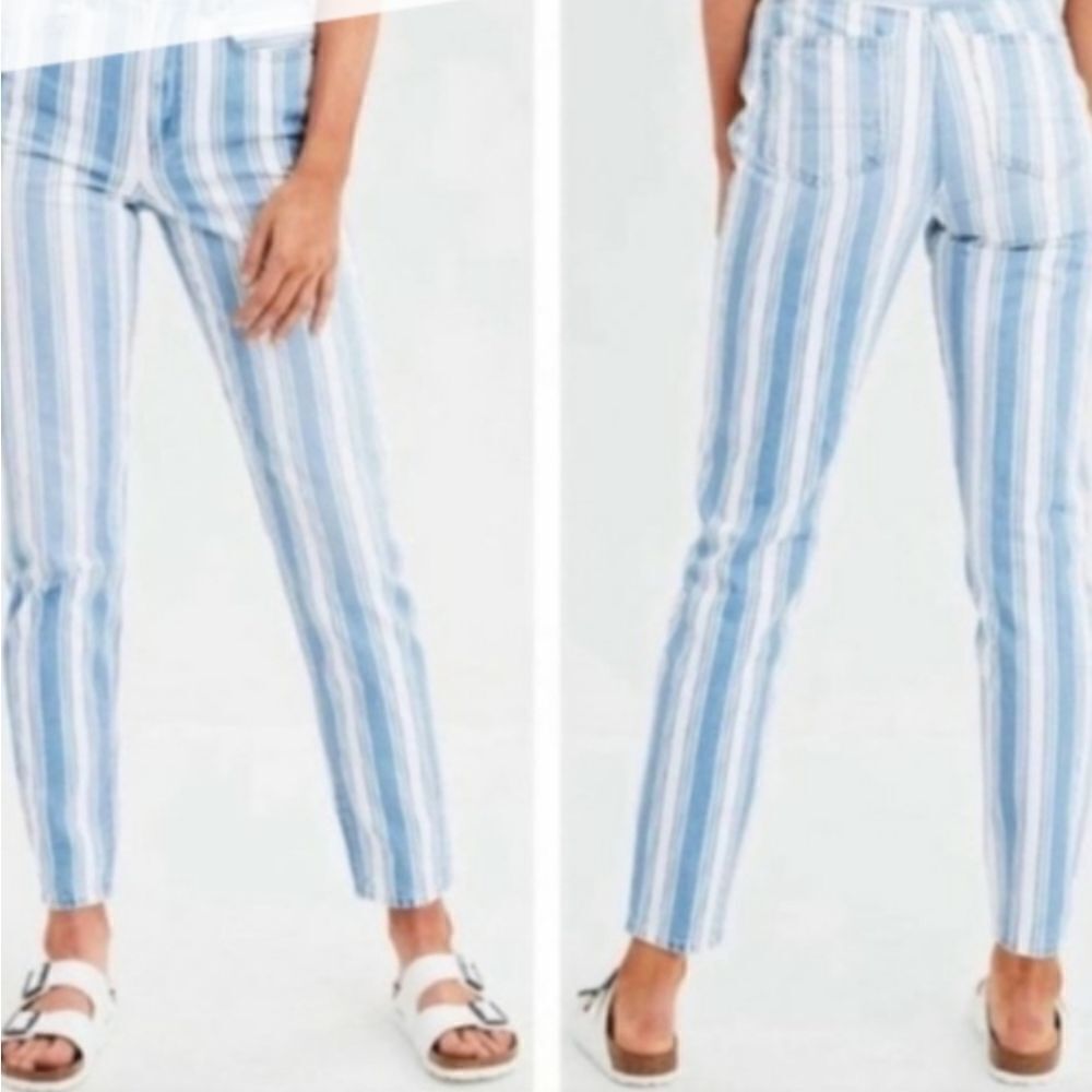AEO White/Denim Striped Mom Jeans